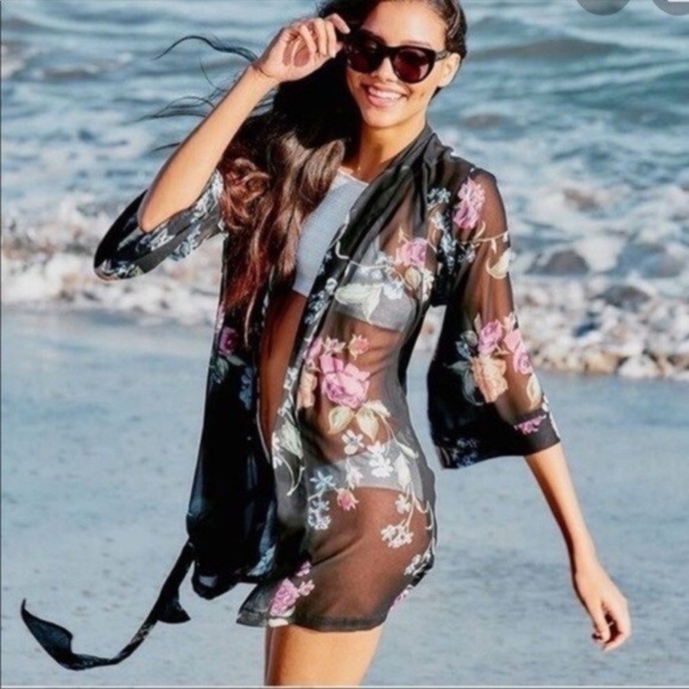 NWT Helena Quinn The Zoe Report Black Floral Sheer Kimono Cover Up